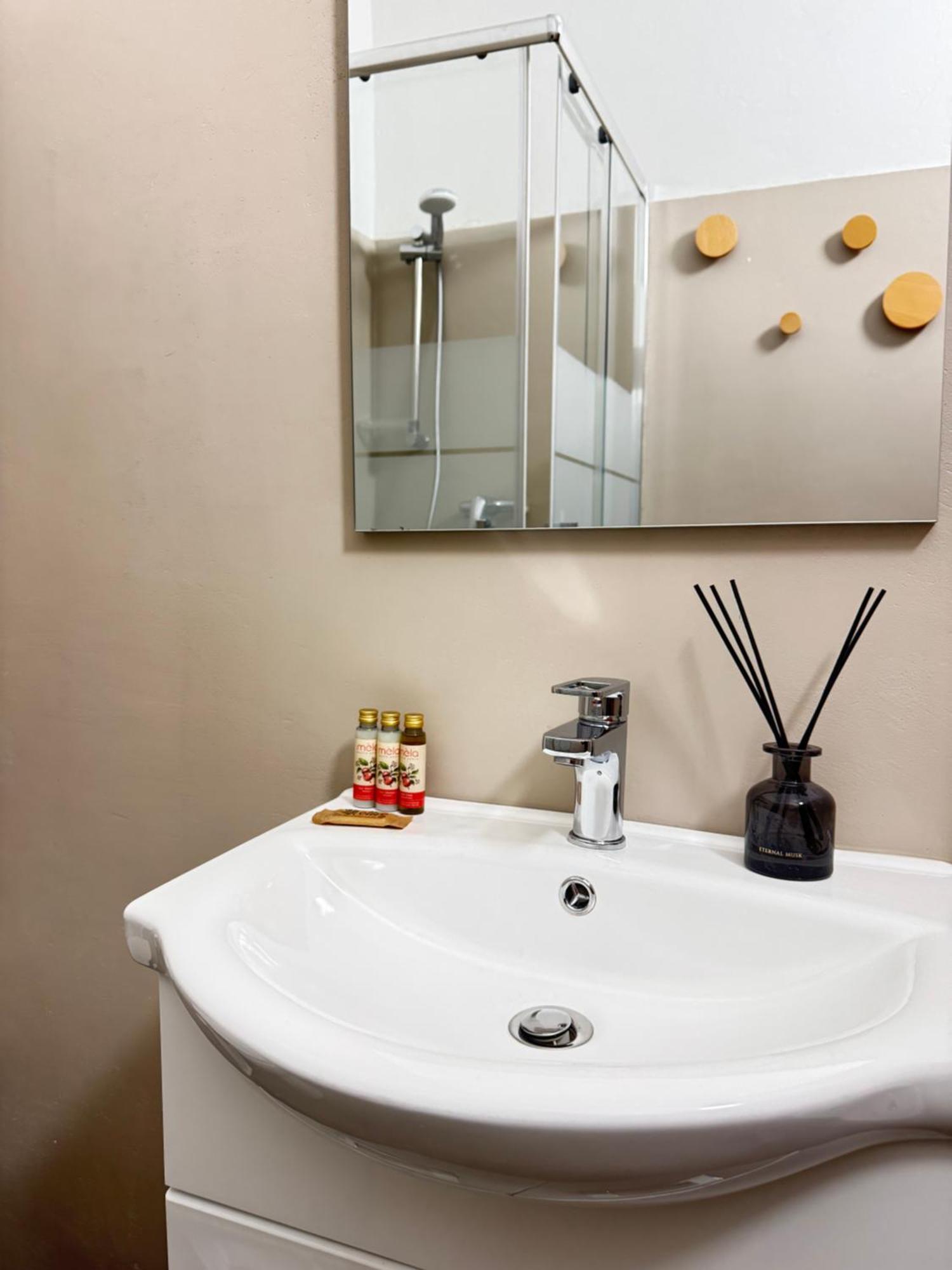Cattaleya Rooms Флоренция Екстериор снимка